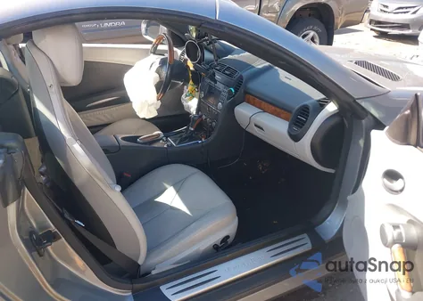 2011 Mercedes-Benz Slk 300 z USA, uszkodzony, nr VIN WDBWK5EA5BF239416